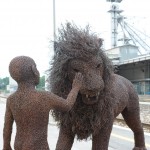 08-mattia-trotta-artista-sculture-filo-metallico-ferro-bronzo-alluminio-rame-born-to-be-child