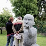 103-mattia-trotta-artista-sculture-filo-metallico-ferro-bronzo-alluminio-rame3-Come-bambini-come-fratelli