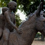 32-mattia-trotta-artista-sculture-filo-metallico-ferro-bronzo-alluminio-rame-fratelli-brothers-villa-fabbricotti-firenze