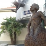 60-mattia-trotta-artista-sculture-filo-metallico-ferro-bronzo-alluminio-rame-esco-dal-mondo-out-of-the-world