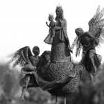 97-mattia-trotta-artista-sculture-filo-metallico-ferro-bronzo-alluminio-rame-Regina-del-cielo-Madonna-di-Loreto